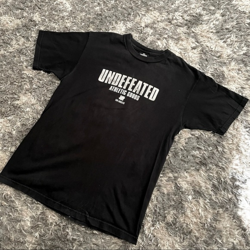Undefeated Tee Shirt Mens Size Medium